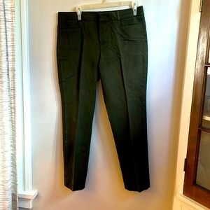 Banana republic Sloan Ankle pant in Olive, Size 6
